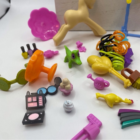 My Little Pony Lot Of Various MLP Playset Accessories Furniture - Picture 6 of 9